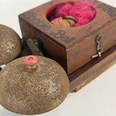 Ring-a-Ding Boobie Bell 5 : Black Mamba